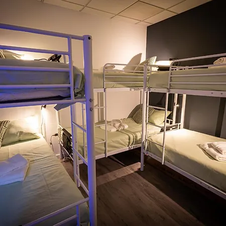 Cyberhostel Хостел