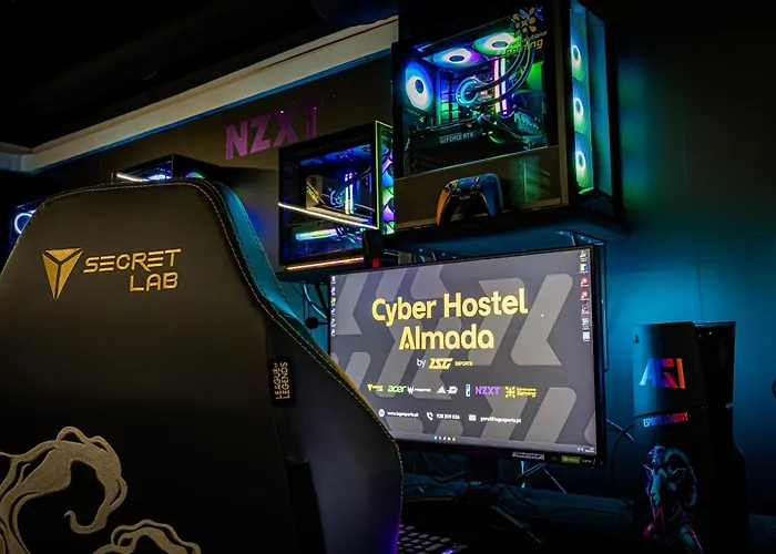 Cyberhostel * Алмада