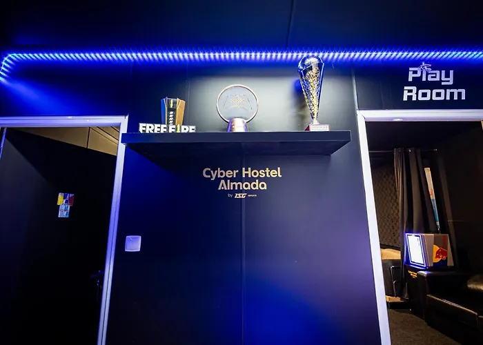 Cyberhostel Хостел *