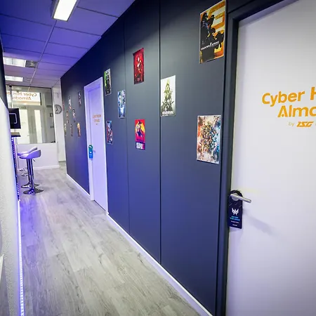 Cyberhostel * Almada