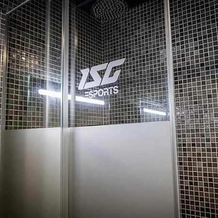 Cyberhostel אלמאדה