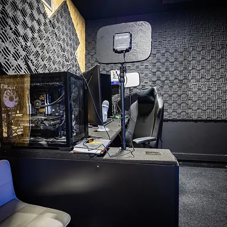 אכסניה Cyberhostel *