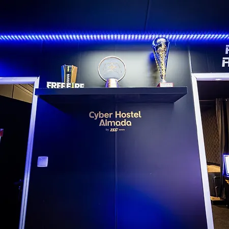 Cyberhostel אכסניה *