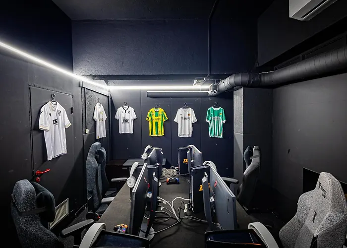 Hostel Cyberhostel Almada