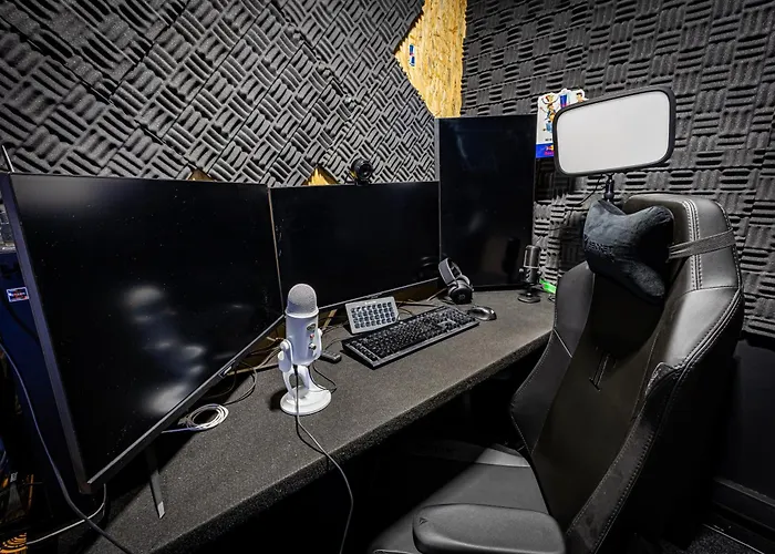 Cyberhostel Hostel *